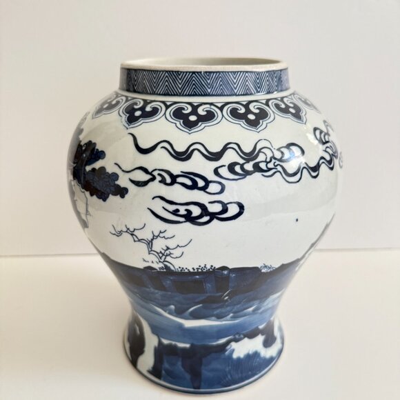 Large Chinoiserie Chinese Blue and White Ginger Jar - Picture 8 of 9